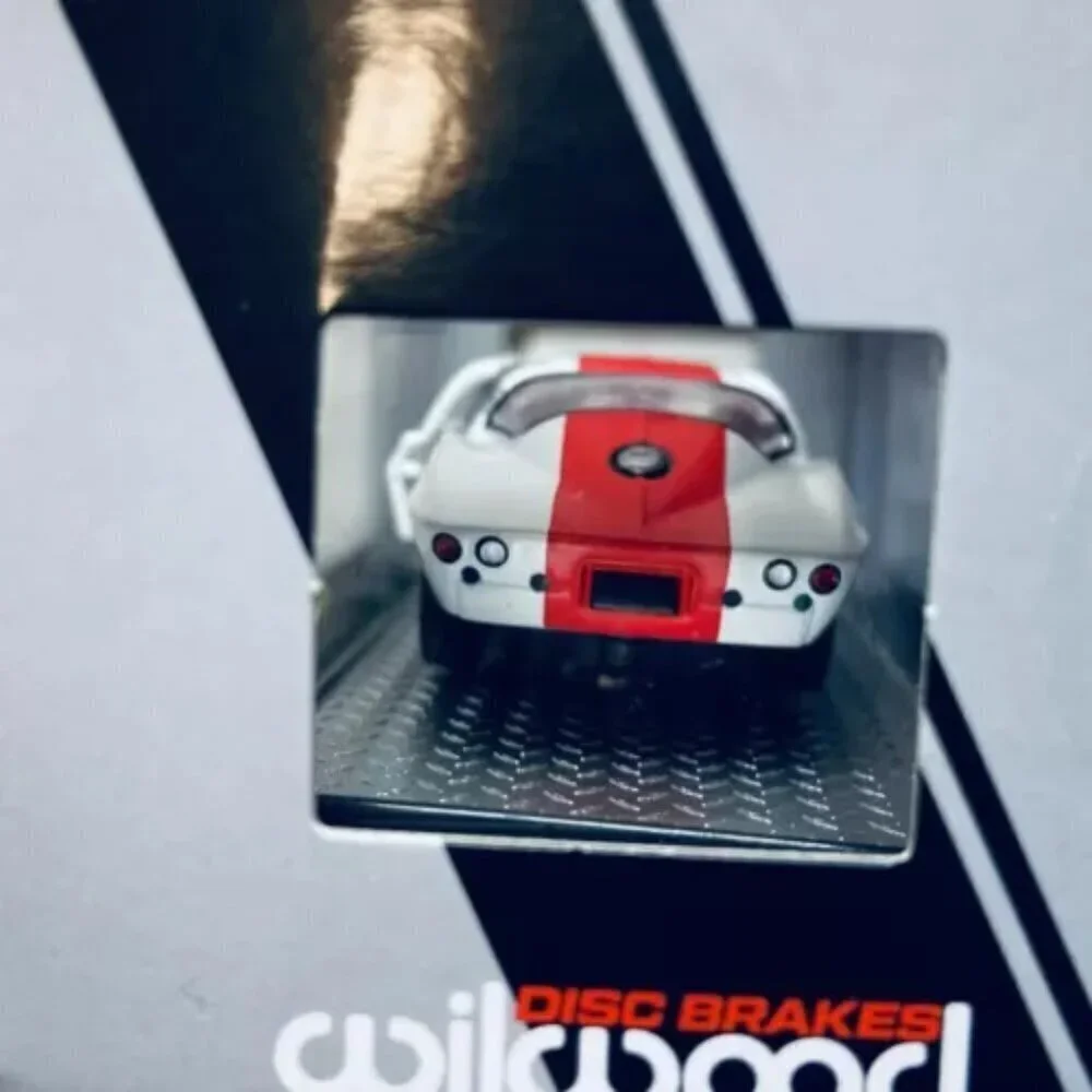 M2 Machines 1966 Chevrolet Corvette 427 R65 Wilwood Disc Brakes Themed 1:64‎ Car